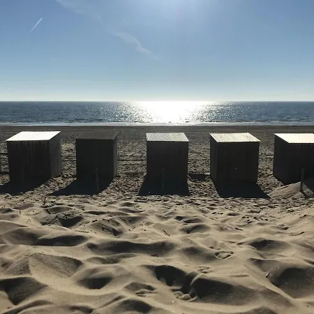 Bij De Zee Centre Of 10 Min From Beaches 民宿 *