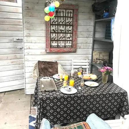 民宿 Bij De Zee Centre Of 10 Min From Beaches 朱丽安娜多普