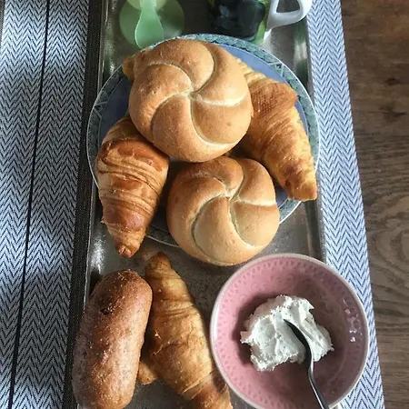 Bij De Zee Centre Of 10 Min From Beaches Habitación en casa particular *