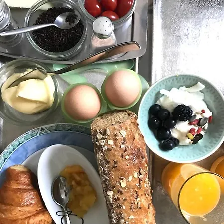 Bij De Zee Centre Of 10 Min From Beaches Habitación en casa particular *