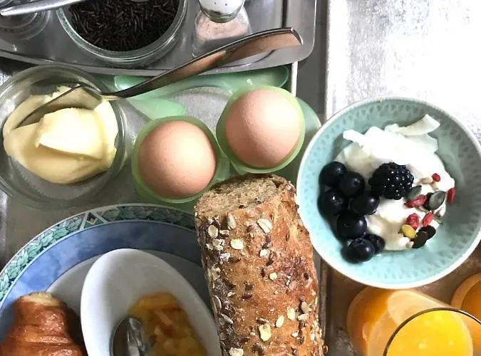 Bij De Zee Centre Of 10 Min From Beaches 홈스테이 *